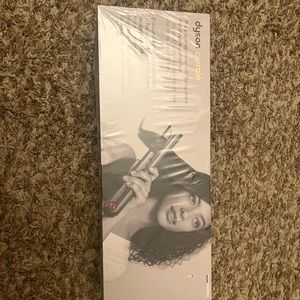 brand New Dyson corrale